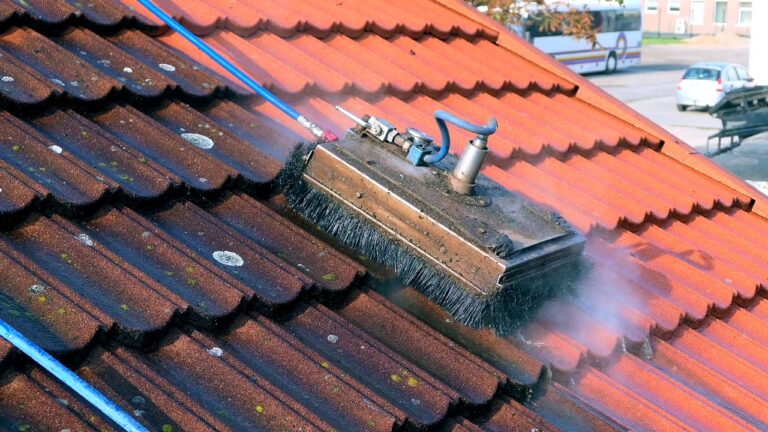 Dachreinigung maschinell und effizient – Unsere innovative Lösung für saubere Dächer!